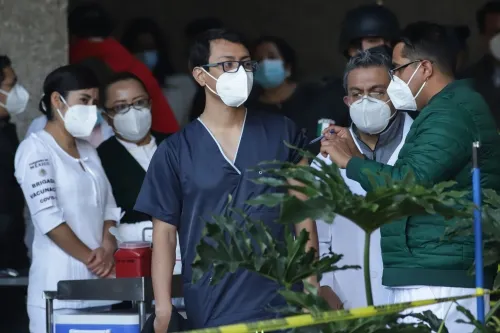 Con ánimo y esperanza arrancó en Puebla la aplicación de las vacunas contra el Covid-19