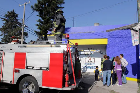 Padres del Cawec, exigen que sus hijos no sean reubicados