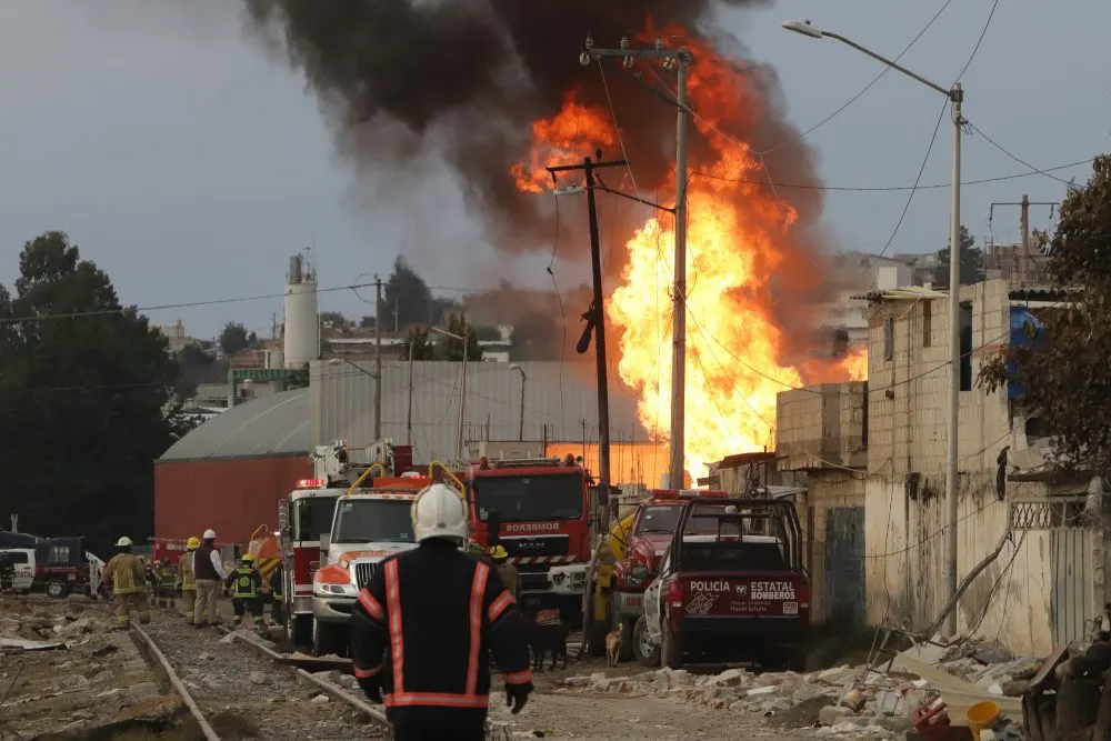 Suman 4 los muertos por explosión en Xochimehuacan