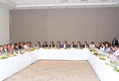 Reunión de RMV con integrantes de la LVIII Legislatura del estado