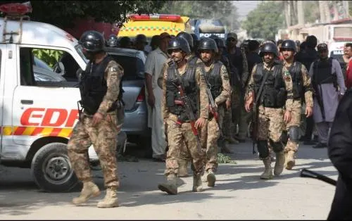 Atentado en mercado de Pakistán deja al menos 35 muertos