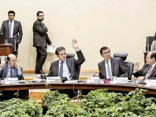 Multan a MC y PRI por filtrar lista nominal; a presidenciables, otras sanciones