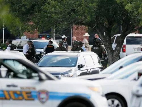 Entre 8 y 10 muertos en tiroteo en Texas; tirador sería estudiante