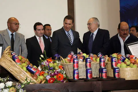 Pactan productores compra-venta de 10 mil toneladas de manzana