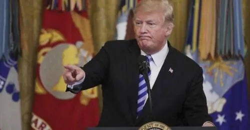 Trump prepara orden ejecutiva para bloquear caravana migrante