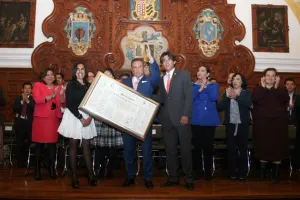 Consejo Universitario reconoce a EAI por su visión para transformar a la BUAP