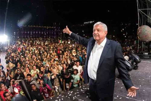 Seguidores de López Obrador comienzan a pagar sus promesas