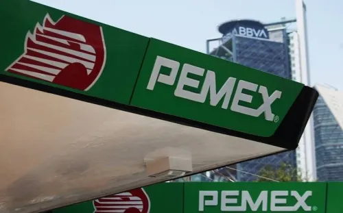 Precio del petróleo mexicano sube el doble en mayo y roza los 30 dólares