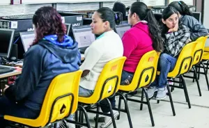 Sólo 11 mil enseñarán en la educación básica: SEP