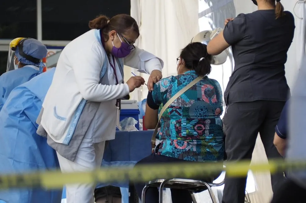 Puebla no suspenderá aplicación de Vacuna AstraZeneca hasta que la OMS lo determine: Salud 