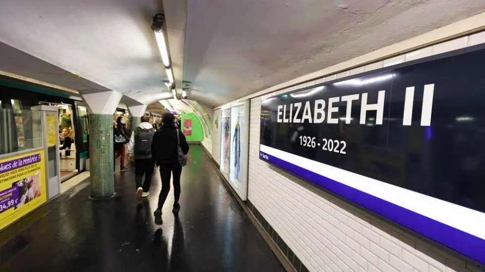 Isabel II Metro París