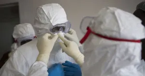 Aeropuerto de EEUU monitorea pasajeros para detectar ébola