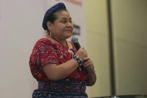 Superación de la mujer genera que sea violentada: Rigoberta Menchú