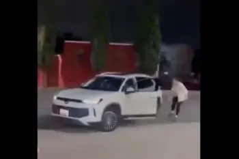 Captan robo de camioneta en La Carcaña; víctima intenta impedir huida de delincuentes en San Pedro Cholula