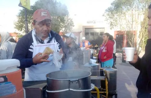 Los tamaleros multiplican su negocio en el día de la candelaria
