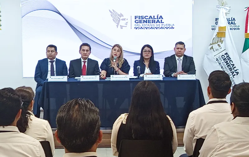 La Fiscal de Puebla, Idamis Pastor, encabeza la toma de protesta de 34 auxiliares del Ministerio Público