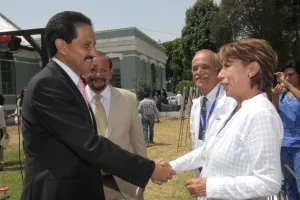 Alfonso Esparza comprometido con las unidades académicas