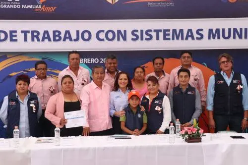 Dinorah López de Gali suma esfuerzos con los sistemas municipales DIF de la Sierra Negra