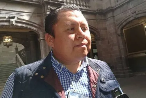 Líder sindical del Ayuntamiento se registró como candidato del CPP