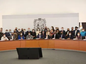 Para fortalecer la gobernabilidad del estado, integrantes del PAN se reúnen con el gobernador