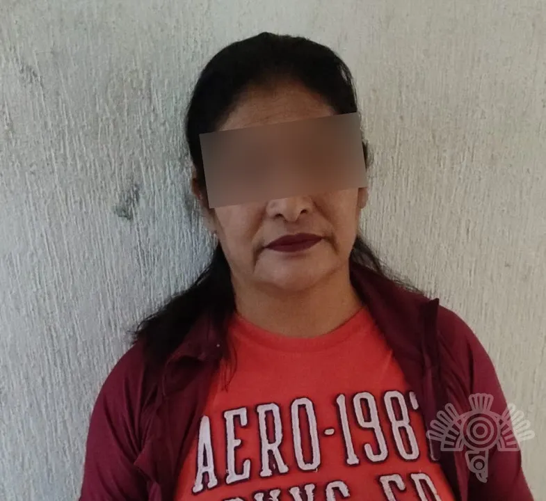 Por intentar sobornar a custodio del Centro Penitenciario Puebla, mujer es detenida