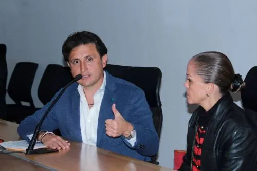 Diputados de Por Puebla al Frente acusan agresiones físicas y verbales de JJ; él, lo niega