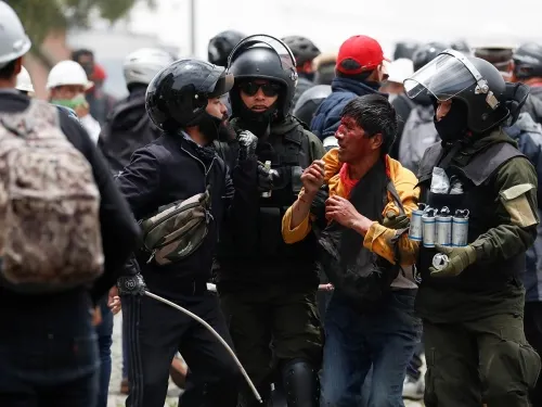 Fuerzas Armadas patrullan calles de Bolivia para frenar violencia