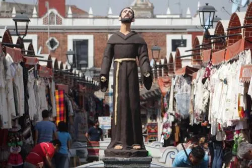 Vandalizan la estatua de Fray Sebastián de Aparicio