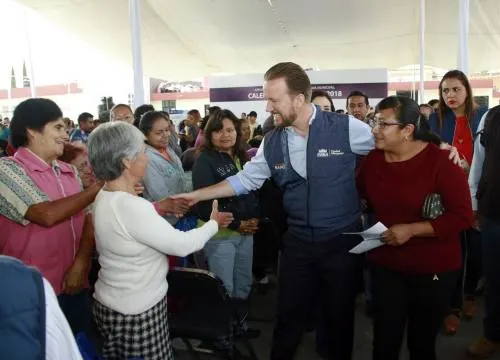 Luis Banck y familias del sur ponen en marcha el programa de Calentadores Solares 2018