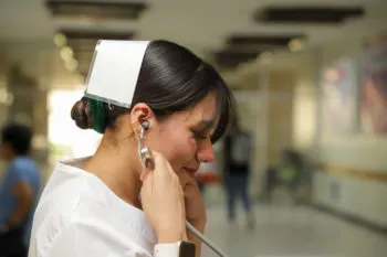 Aumentan 9% el salario a trabajadores del sector salud en México