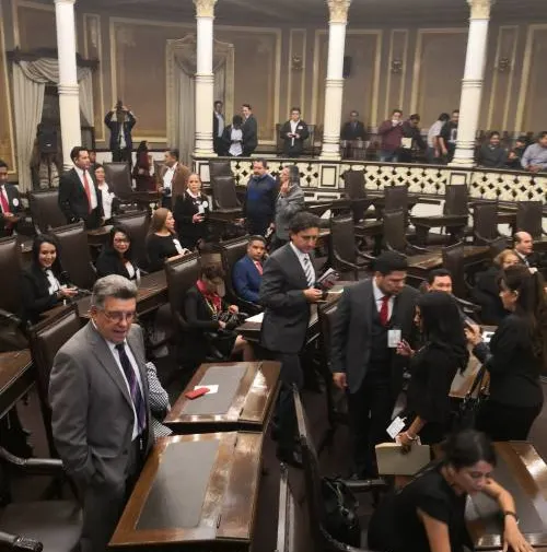 Se enfrentan diputados de “Juntos Haremos Historia” y “Por Puebla al Frente”