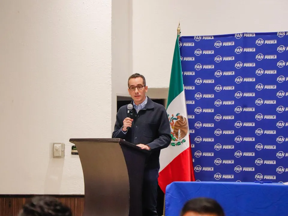 Mario Riestra abre la puerta del PAN a Blanca Alcalá en Puebla
