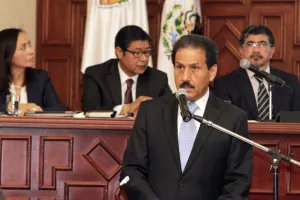 Alfonso Esparza presenta plan de trabajo ante Consejo Universitario de la BUAP