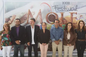 Asiste Dinorah López de Gali al Festival del Mole