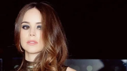 Camila Sodi por cuidar a su madre le quita micrófono a reportera