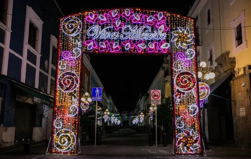 ayuntamiento-puebla-encendido-luces-fiestas-patrias