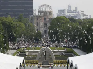 Hiroshima recuerda a víctimas de la bomba atómica