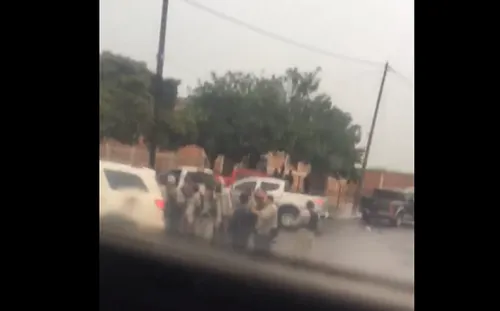 Reportan balaceras y narcobloqueos en Michoacán