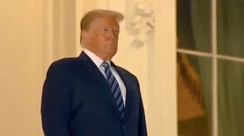 Trump regresa a la Casa Blanca tras recibir alta médica por COVID-19