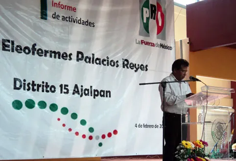 Atención a grupos indígenas y trabajo por el Distrito de Ajalpan: Eleofermes Palacios