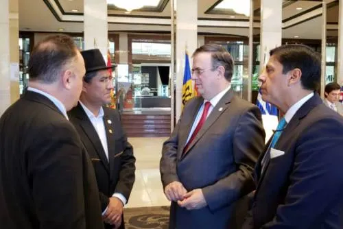 México reitera su compromiso de una salida pacífica en Venezuela