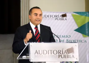 Auditoría Puebla recibe distintivo COEBIO en Bioética