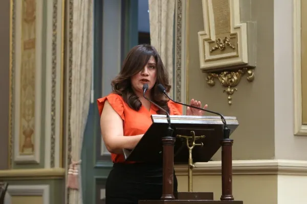 Laura Zapata Martinez