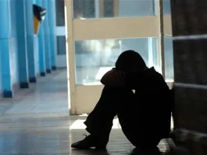Corte debate indemnizar por bullying