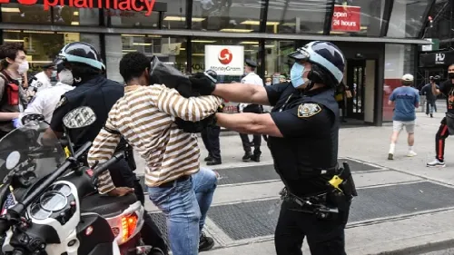 Más de 30 arrestos en Nueva York durante protesta por muerte de George Floyd