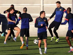 Xavi Hernández podría alinear en duelo de vuelta contra Milán