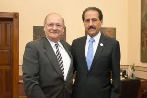 Esparza Ortiz se reúne con Salvador Malo, de la SEP federal