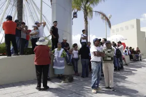 Vecinos de La Rosa piden al ayuntamiento intervenir para aclarar conflicto
