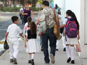 Empresarios exigen se reanuden las clases el próximo lunes
