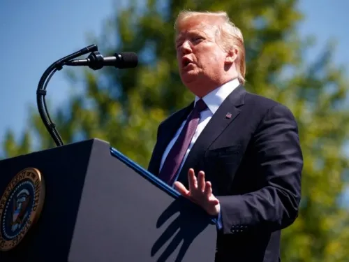 Afina Trump plan de migración por méritos; pega a sin papeles